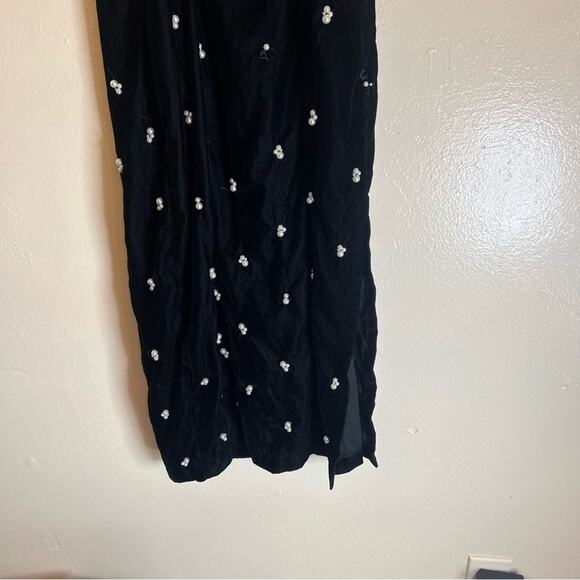Urban Outfitters Velvet Pearl Beaded Midi Dress Black NWT - Picture 9 of 10